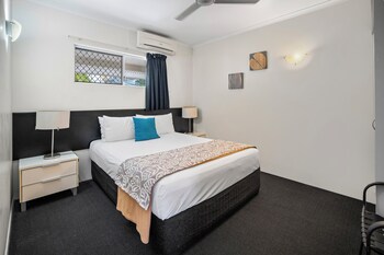 Queen Apartment with Bay View
