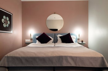 Classic Room, No Windows (Sleeper)