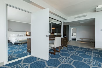 Suite, 1 Bedroom, Ocean View (Parlor, 1 King bed)