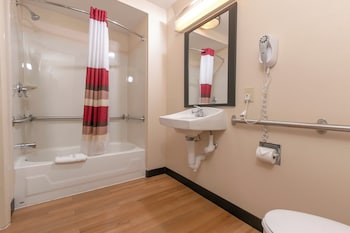Premium Room, 1 King Bed, Accessible (Upgraded Bedding & Snack, Smoke Free)