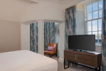 Executive Room, 1 Queen Bed, Club Lounge Access