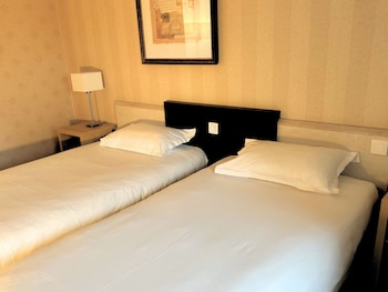 Classic Twin Room