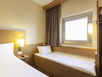 Double Room (with extra bed)