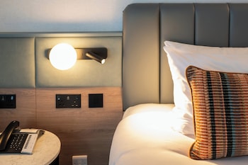 Premium Room, 1 King Bed, Club Lounge Access (Club Floor)