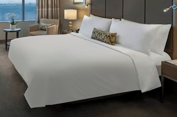 Deluxe Room, 1 King Bed, Sea View