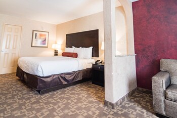 Suite, 1 King Bed with Sofa bed, Non Smoking