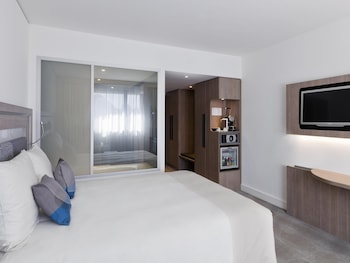 Superior Room, 1 King Bed, Accessible