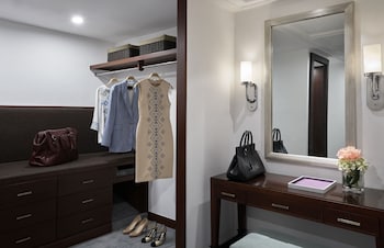 Executive Suite, 2 Twin Beds