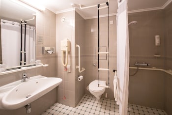 Standard Room, 1 Queen Bed, Accessible