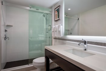 Suite, 1 King Bed, Jetted Tub