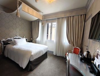 Superior Single Room, City View