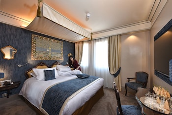 Deluxe Double Room (with Canal view or Terrace)