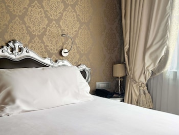 Superior Single Room, City View