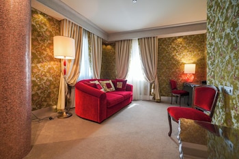 Deluxe Suite, Canal View