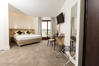 Family Room, Multiple Beds, Non Smoking, Bathtub (Third bed is Single Bed)