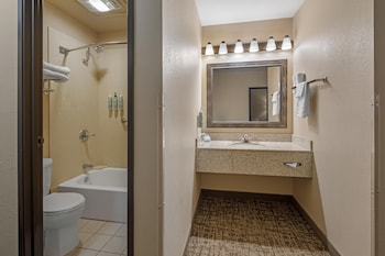 Standard Room, 2 Queen Beds, Non Smoking, Refrigerator & Microwave (with Sofabed)