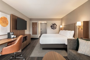 Premium Room, 1 King Bed