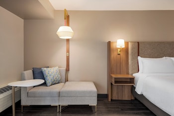 Standard Room, 1 Queen Bed, Accessible (Roll-In Shower)
