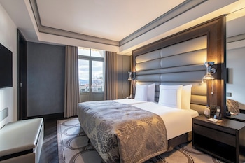 Suite, Lake View (Savoy)