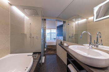 Deluxe Room, Balcony, Park View