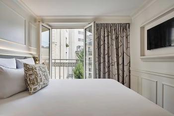 Classic Double Room, Balcony, Moulin Rouge view