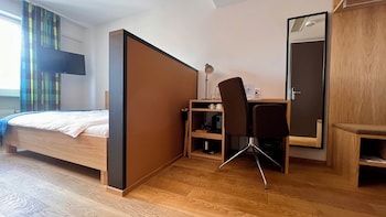 Classic Single Room, 1 Large Twin Bed, Non Smoking