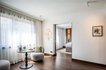 Suite, 1 King Bed, Garden View (Homage Marguerite Yourcenar)