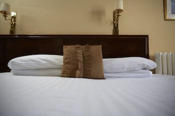 Superior Room, 1 King Bed, Non Smoking (Walk-in Shower)
