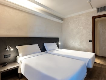 Standard Twin Room, Accessible