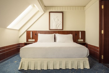 Signature Queen Room