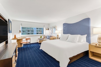 Classic Room, 1 King Bed, Accessible (Mobility)