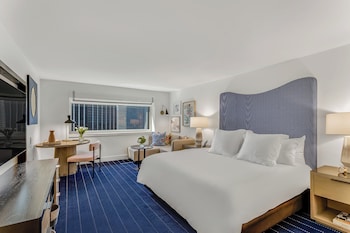 Classic Room, 1 King Bed, Accessible, Non Smoking (Mobility)