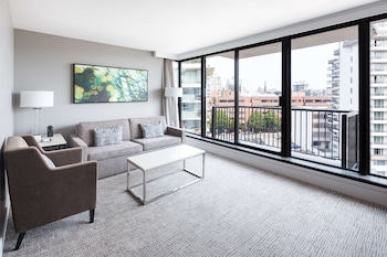 Family Suite, 1 King Bed, Kitchenette