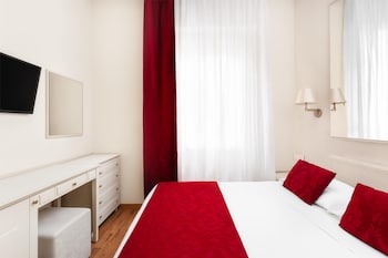 Classic Room, 1 Queen Bed (Converts to 2 Twin Beds)