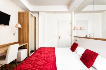 Classic Room, 1 Queen Bed (Converts to 2 Twin Beds)
