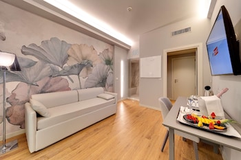 Suite, 1 King Bed, Non Smoking (Living Room;with Sofabed)