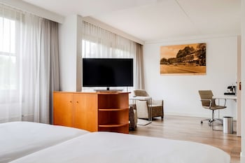 Junior Suite (Extra Bed 2 adults + 1 child)