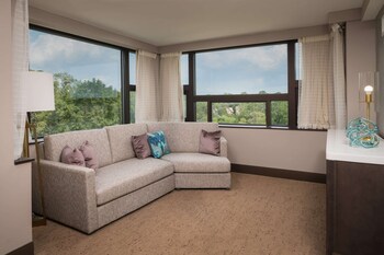 Luxury Suite