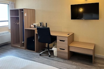 Room with 2 Queen Beds
