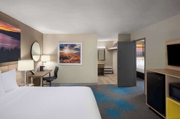 Suite, Multiple Beds, Non Smoking (One Bedroom)