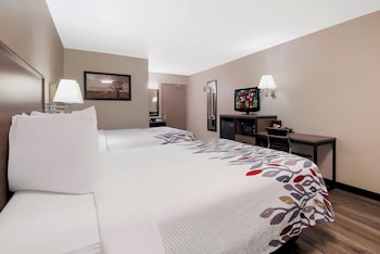 Deluxe Room, 2 Queen Beds (Smoke Free)