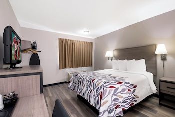 Deluxe Room, 1 Queen Bed (Upper Floor, Smaller, Smoke Free)