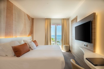 Superior Room, 1 Queen Bed, Balcony, Sea View (Twin bed on request)