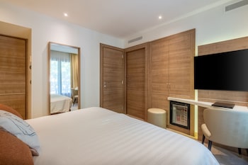 Superior Room, 1 Queen Bed, Balcony, Mountain View
