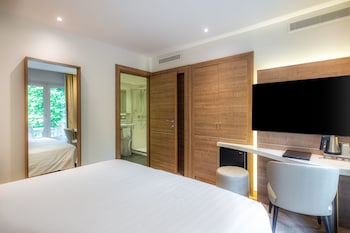 Superior Room, 1 Queen Bed, Balcony, Mountain View
