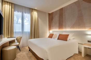 Classic Room, 1 Queen Bed, Non Smoking, Mountainside (Twin bed on request)