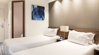 Standard Room, 2 Twin Beds (Free Breakfast)