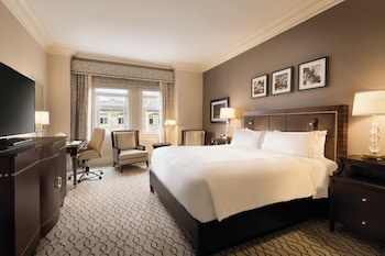 Fairmont Gold, Room, 1 King Bed