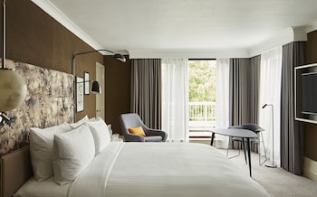 Superior Room, 1 King Bed, Balcony