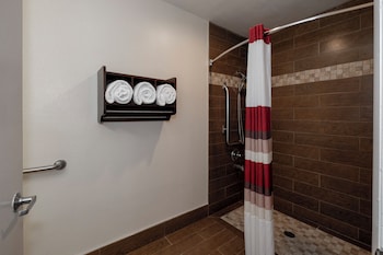 Deluxe Room, 2 Queen Beds, Accessible, Non Smoking (Roll-In Shower)